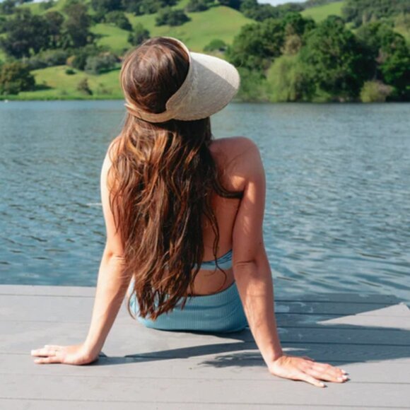 Handwoven palm visor - Picture 1 of 6